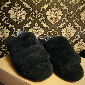 LIKE NEW UGG Fluff Yeah Slides - Size 8